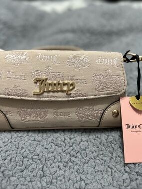 Juicy Couture Wristlet Cream Monogram Logo Clutch NWT Gold Hardware